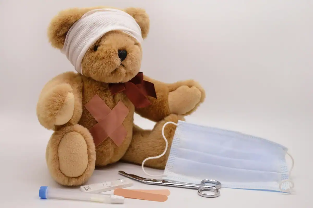 Bandă de testare pentru urină, folosită într-un laborator de analize medicale